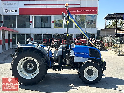 Machinery / Agricultural Machines / Tractors / New Holland / T4.80B