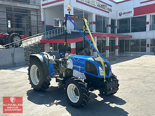 Machinery / Agricultural Machines / Tractors / New Holland / T4.80B