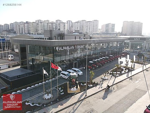 Machinery / Agricultural Machines / Tractors / New Holland / T4.80B