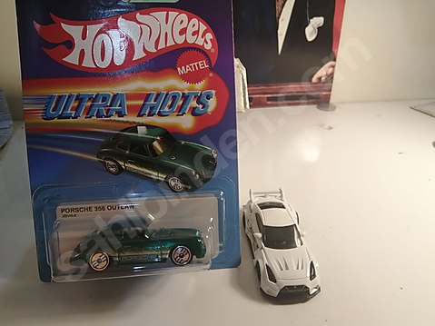 PORSCHE 356 & GTR R-35