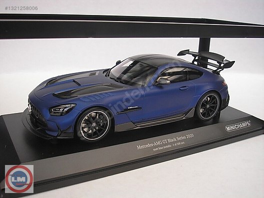 Minichamps Diecast Model 1:18 Mercedes Benz Araba - 1321258006