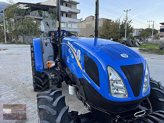 Machinery / Agricultural Machines / Tractors / New Holland / TD4.78B