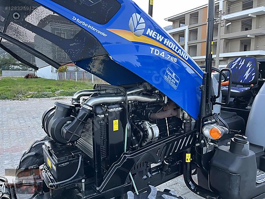 Machinery / Agricultural Machines / Tractors / New Holland / TD4.78B