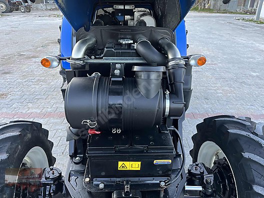 Machinery / Agricultural Machines / Tractors / New Holland / TD4.78B