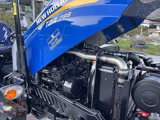 Machinery / Agricultural Machines / Tractors / New Holland / TD4.78B