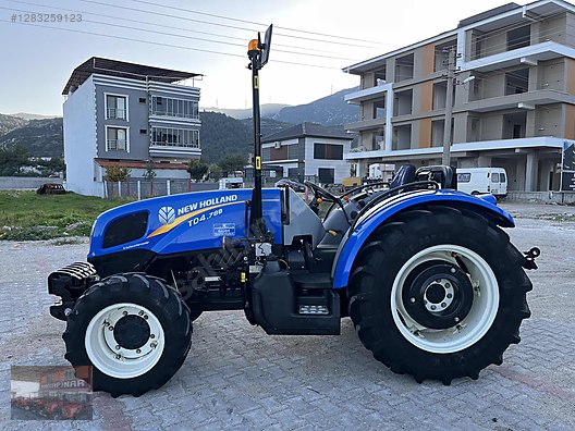 Machinery / Agricultural Machines / Tractors / New Holland / TD4.78B