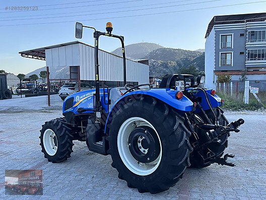 Machinery / Agricultural Machines / Tractors / New Holland / TD4.78B