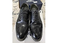 Sadece birkaç kez giyilmiş, sıfır gibi kundura.