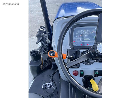 Machinery / Agricultural Machines / Tractors / New Holland / TD4.65B