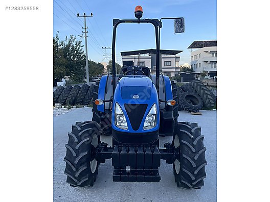 Machinery / Agricultural Machines / Tractors / New Holland / TD4.65B