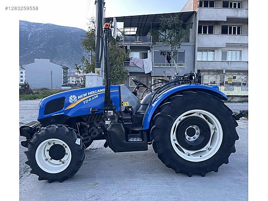 Machinery / Agricultural Machines / Tractors / New Holland / TD4.65B