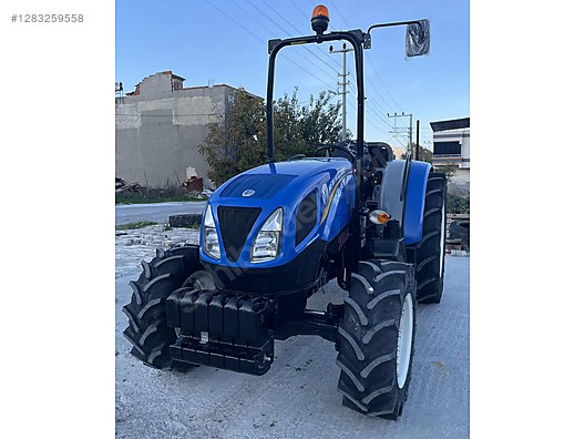 Machinery / Agricultural Machines / Tractors / New Holland / TD4.65B