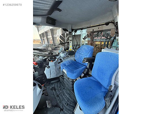 Machinery / Agricultural Machines / Tractors / New Holland / TR6.140