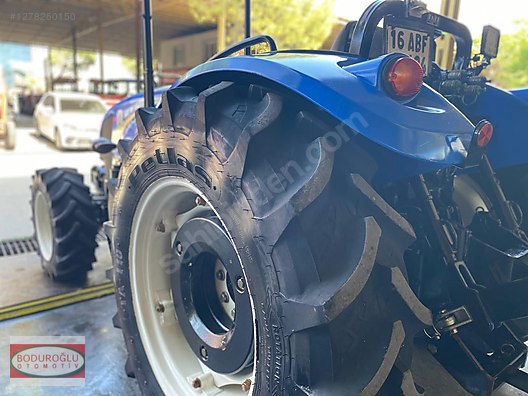 Machinery / Agricultural Machines / Tractors / New Holland / TD4.90B