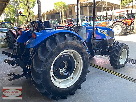 Machinery / Agricultural Machines / Tractors / New Holland / TD4.90B