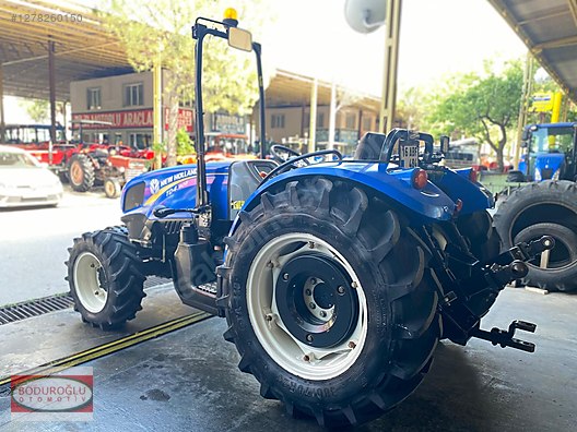 Machinery / Agricultural Machines / Tractors / New Holland / TD4.90B