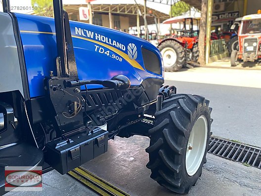 Machinery / Agricultural Machines / Tractors / New Holland / TD4.90B