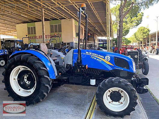 Machinery / Agricultural Machines / Tractors / New Holland / TD4.90B