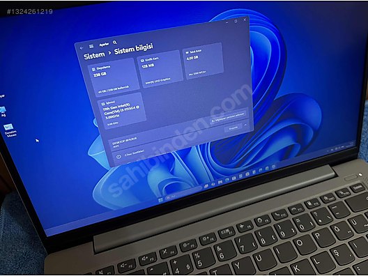 Lenovo / Lenovo ideaPad 5 Intel Core i3-1115G4 4 GB Ram 256 GB SSD