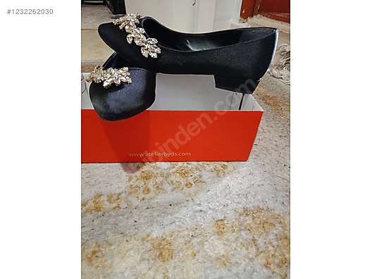 Used & Brand New Items / Clothing & Accessories / Women / Shoes / Flat Shoes