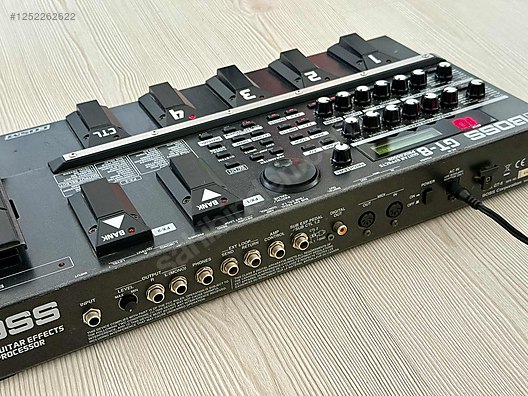 Boss GT-8 Çok Efektli Gitar Prosesörü Amfi Simülasyonlu Pedal