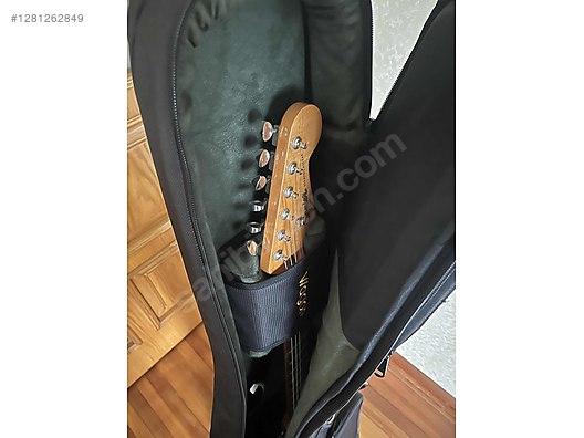 Squier Elektro Gitar