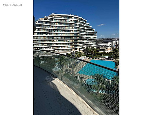 Viaport houses suites