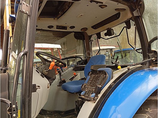 İş Makineleri & Sanayi / Tarım Makineleri / Traktör / New Holland / T4.70S