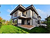 Sakarya'da Modern Tasarımı ile Bahçe Yaşamı Sunan Satılık Villa