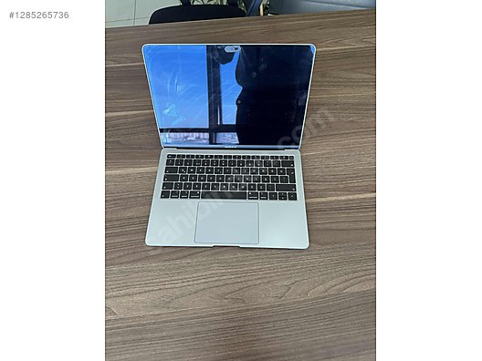 Apple Macbook / MacBook Air 13 A1932 Retina 8GB RAM Çizikli Uygun