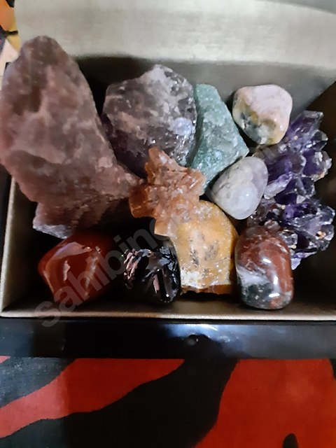 doğal ve değerli taşlar