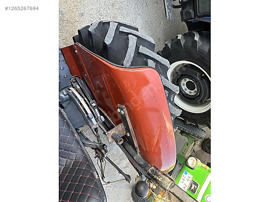 Machinery / Agricultural Machines / Tractors / New Holland / 54C