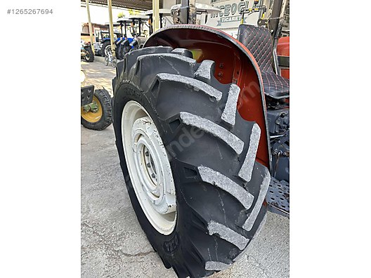 Machinery / Agricultural Machines / Tractors / New Holland / 54C