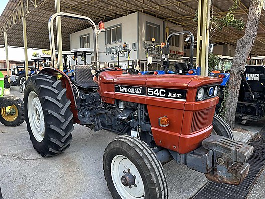 Machinery / Agricultural Machines / Tractors / New Holland / 54C