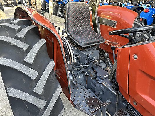 Machinery / Agricultural Machines / Tractors / New Holland / 54C