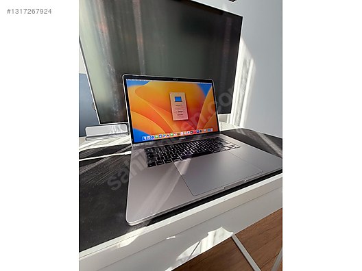 Apple Macbook / MACBOOK PRO 2017 15 i7 16GB RAM 256 SSD TOUCH BAR