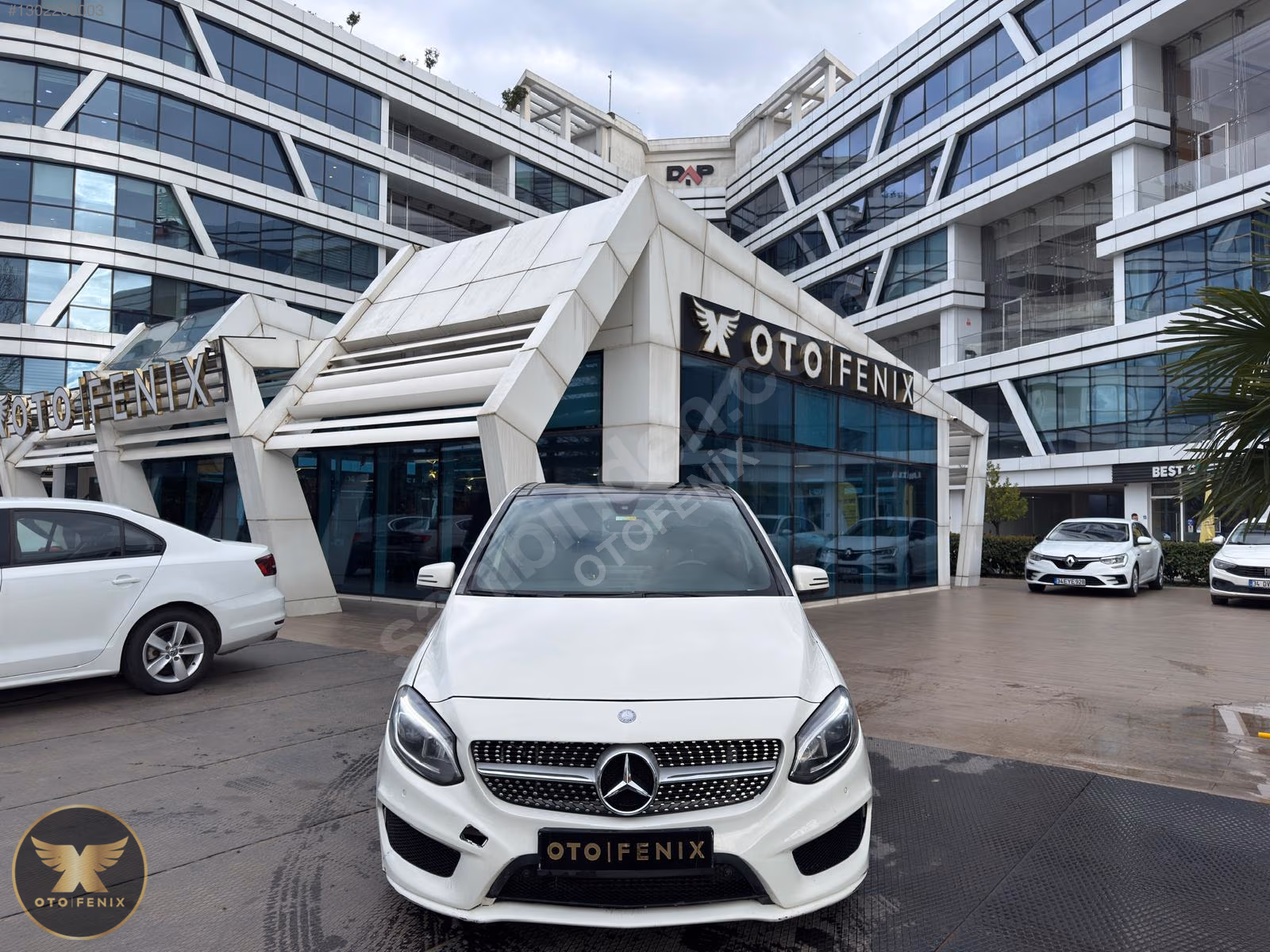OTOFENİX 2015 MERCEDES B180 CDI AMG CAM TAVANLI 100.970 KM
