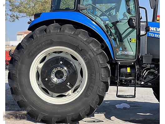 Machinery / Agricultural Machines / Tractors / New Holland / TD110D