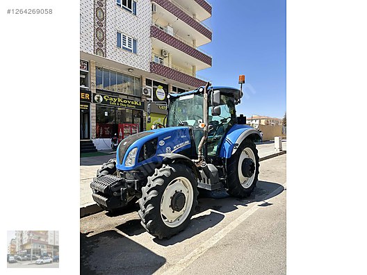 Machinery / Agricultural Machines / Tractors / New Holland / TR5.100