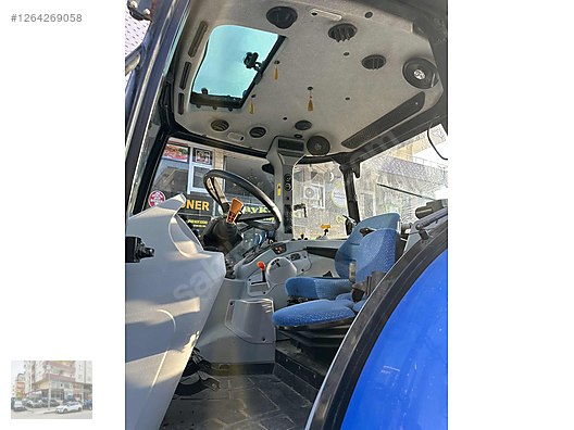 Machinery / Agricultural Machines / Tractors / New Holland / TR5.100