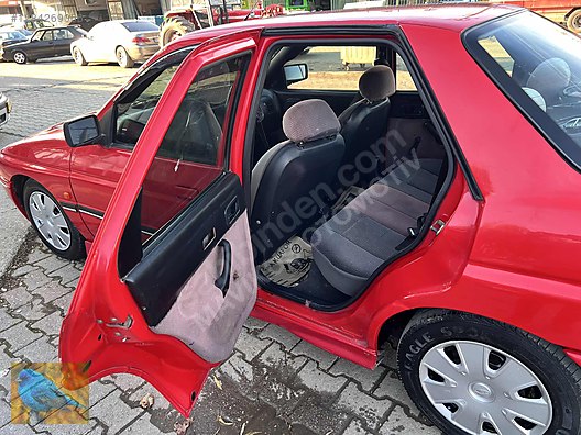 Vasıta / Otomobil / Ford / Escort / 1.6 / CLX