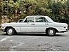 Beyaz Mercedes-Benz 230