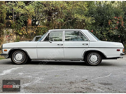 Beyaz Mercedes-Benz 230