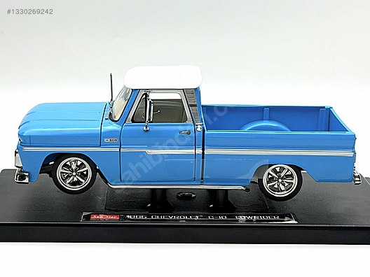 Sunstar Diecast Model 1:18 Ford Araba - 1330269242