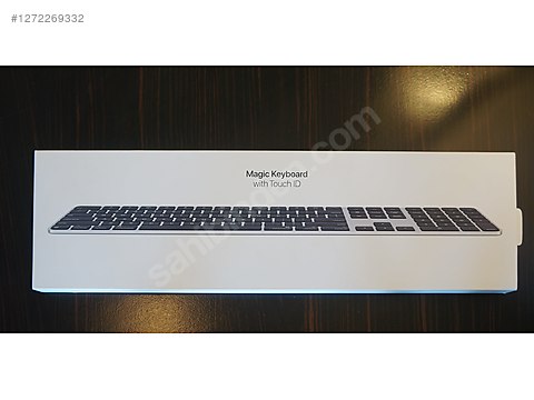 1272269332uaa.jpg