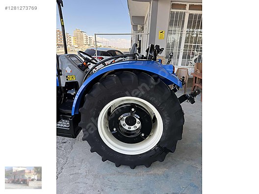 Machinery / Agricultural Machines / Tractors / New Holland / TD4.80B