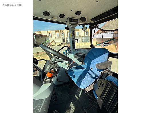 Machinery / Agricultural Machines / Tractors / New Holland / TD110D