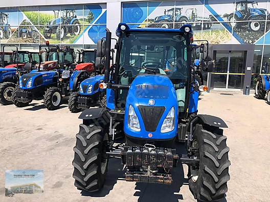 Machinery / Agricultural Machines / Tractors / New Holland / T4.70S