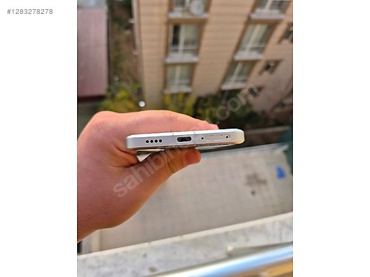 Used & Brand New Items / Cell Phones & Accessories / Cell Phones / Xiaomi / 13 Ultra