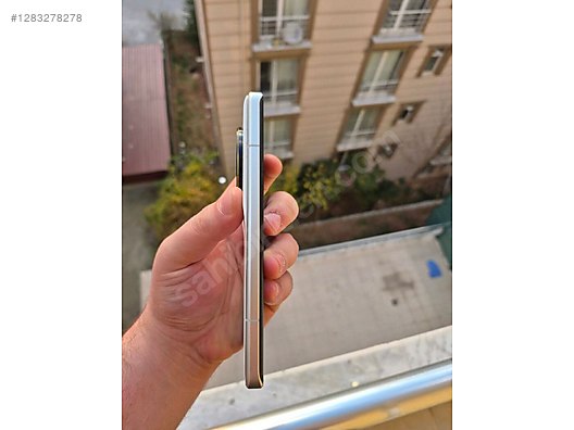 Used & Brand New Items / Cell Phones & Accessories / Cell Phones / Xiaomi / 13 Ultra